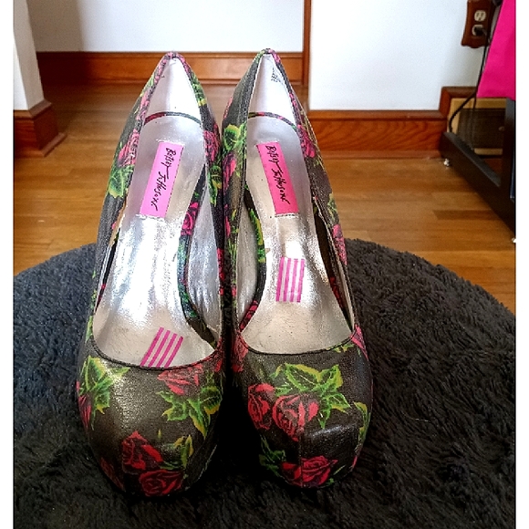 BETSEY JOHNSON- Rose Print Platform Heels sz 7.5 - Picture 8 of 13